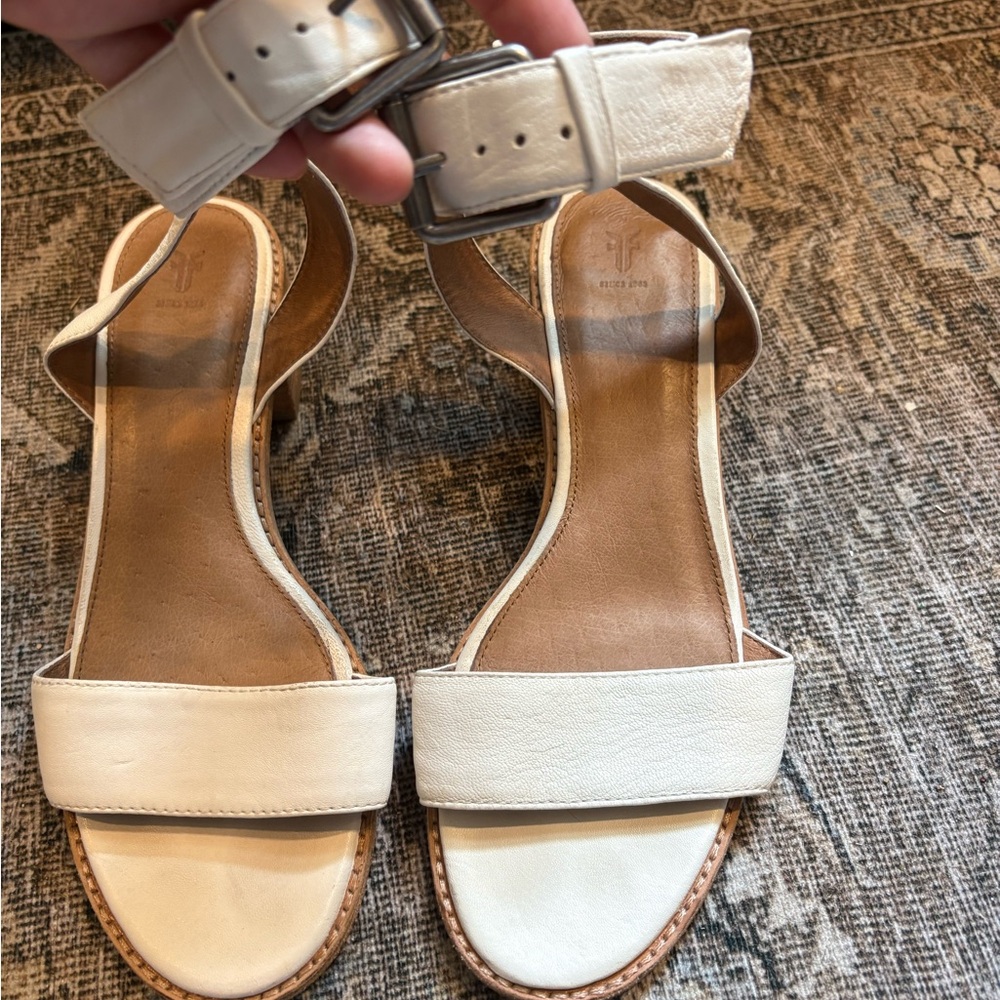 Frye Cindy white leather sandals size 8.5 worn once - Picture 6 of 6
